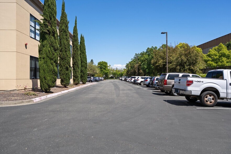 More Photos Of 1550 Airport Blvd, Santa Rosa Office For Lease