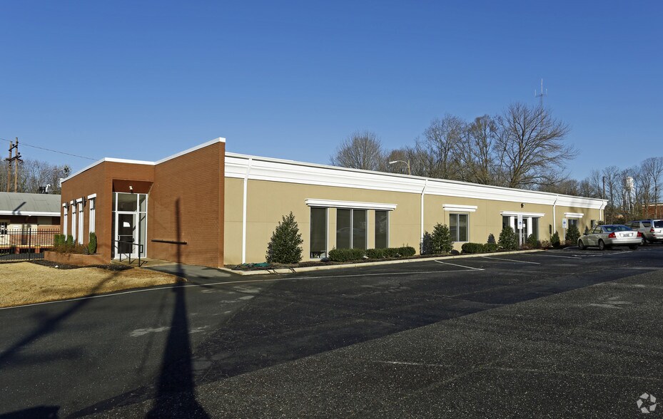 Primary Photo Of 85 E Catawba St, Belmont Office For Lease