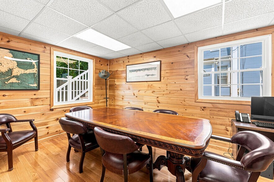 More Photos Of 17 Orchard St, New Bedford Office For Sale