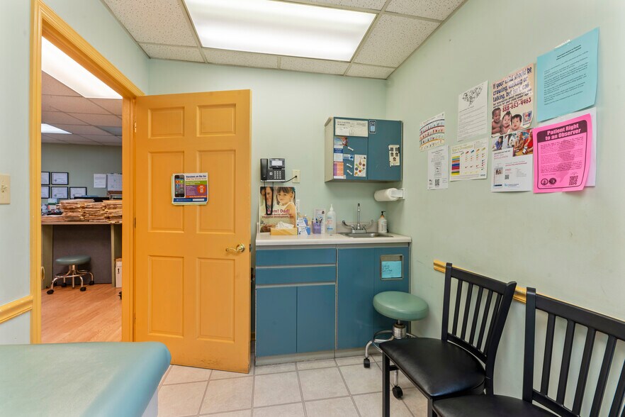 More Photos Of 7 Auer Ct, East Brunswick Office For Sale