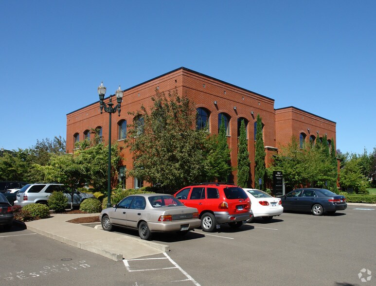 More Photos Of 4725 Village Plaza Loop, Eugene Office For Sale