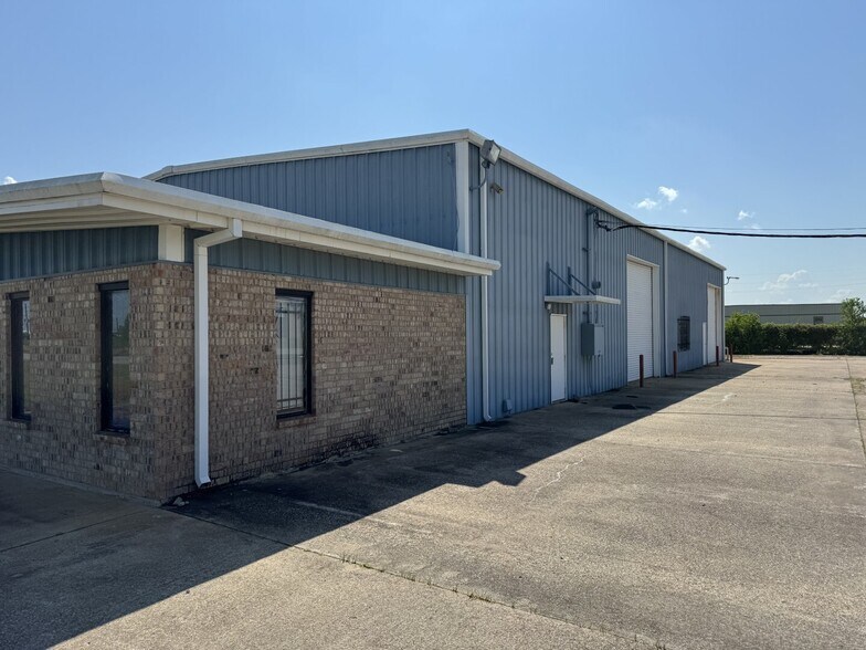 More Photos Of 6233 Industrial Rd, Beaumont Industrial For Lease