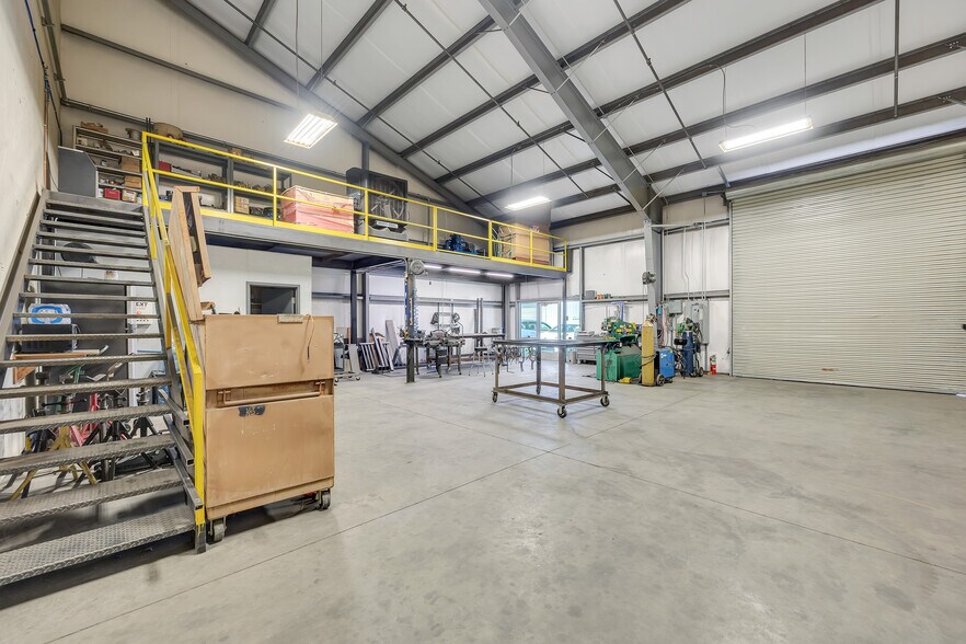 More Photos Of 18855 Microtronics, Sonora Industrial For Sale