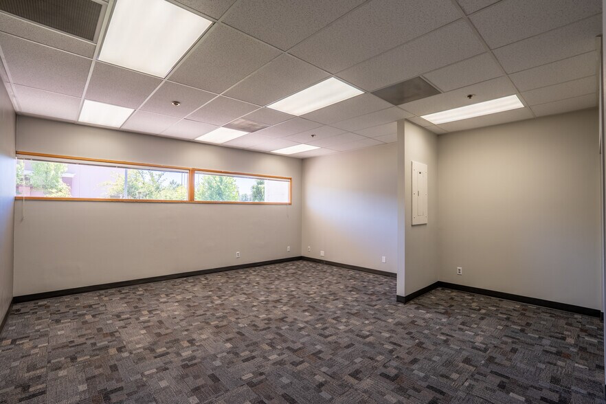 More Photos Of 3403 W 7th Ave, Eugene Manufacturing For Lease