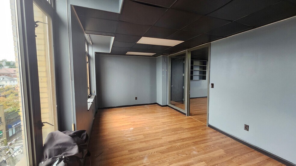 More Photos Of 219 Westchester Ave, Port Chester Office For Lease