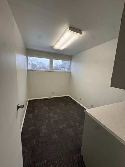 More Photos Of 3200 Sycamore Ct, Columbus Medical For Lease
