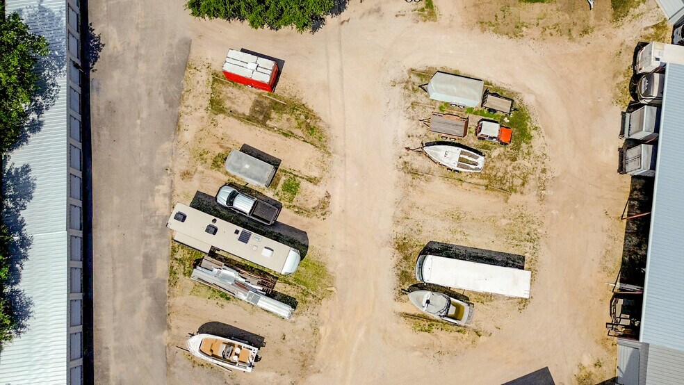 More Photos Of 2701 Sam Bass Rd, Round Rock Self Storage For Lease