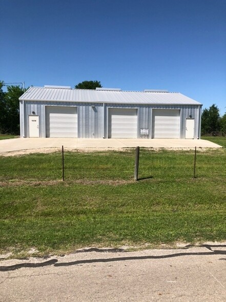 Primary Photo Of 1009 Old Plantersville, Montgomery Warehouse For Lease