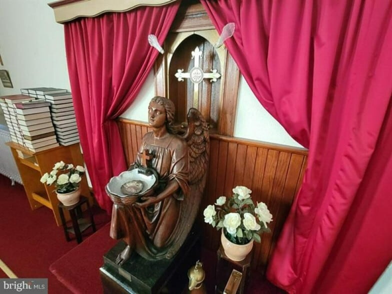 More Photos Of 120 W 4th St, Mount Carmel Religious Facility For Sale