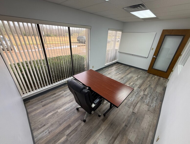 More Photos Of 6825 Manhattan Blvd, Fort Worth Medical For Sale