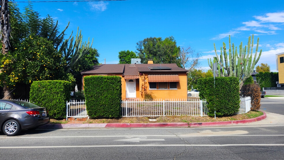 More Photos Of 11905 Riverside Dr, Valley Village Assisted Living For Sale