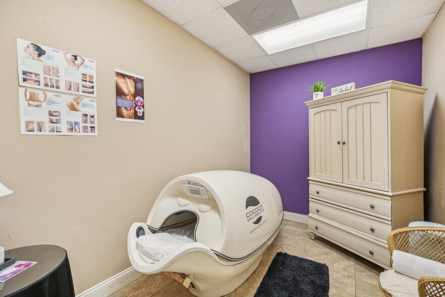 More Photos Of 1404 Del Prado Blvd S, Cape Coral Storefront Retail Office For Sale