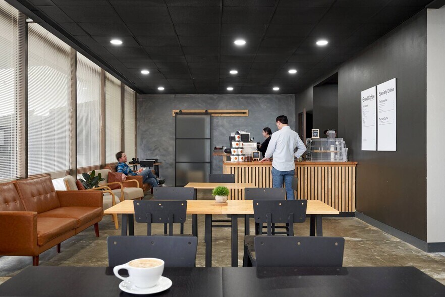 More Photos Of 615 N Upper Broadway St, Corpus Christi Office For Sale