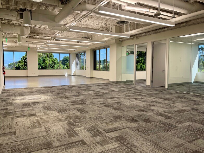 More Photos Of 600 Corporate Pointe, Culver City Office For Lease