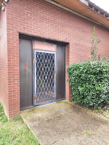 More Photos Of 1189 Breedlove St, Memphis Office For Sale