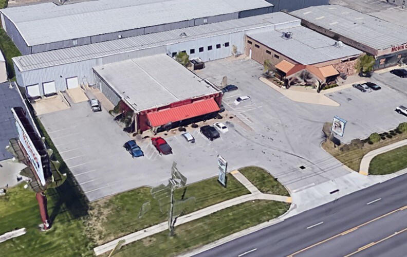 More Photos Of 3297 Fern Valley Rd, Louisville Freestanding For Lease