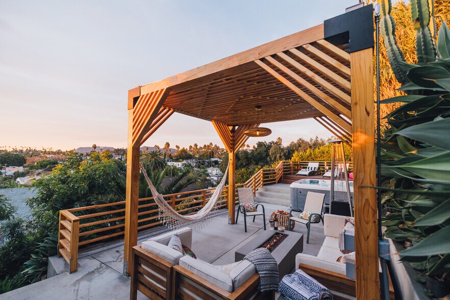 More Photos Of 1132 N Coronado St, Los Angeles Apartments For Sale