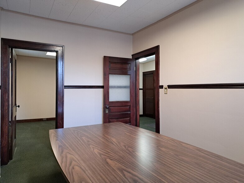 More Photos Of 136 E Grand River Ave, Brighton Office For Lease