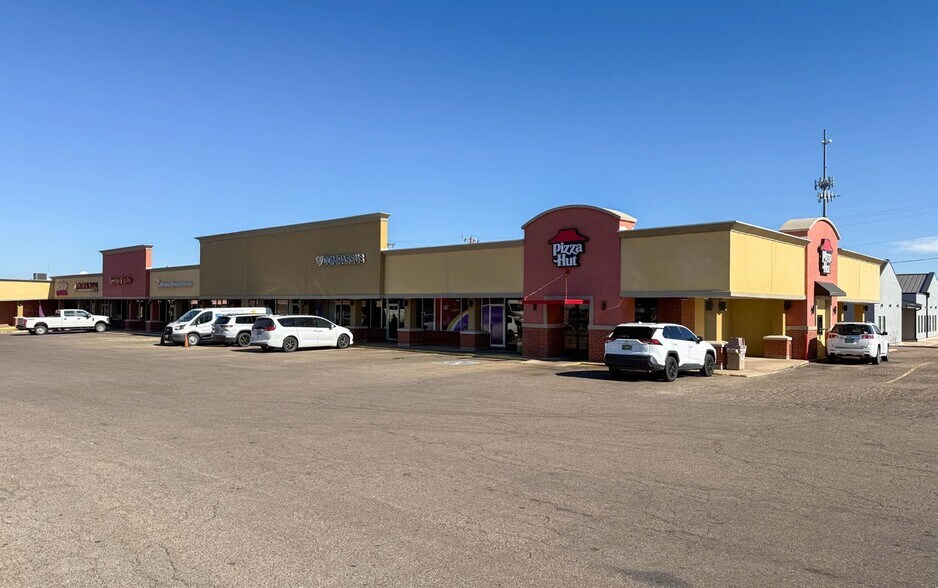 More Photos Of 1200 W 21st St, Clovis Storefront For Lease