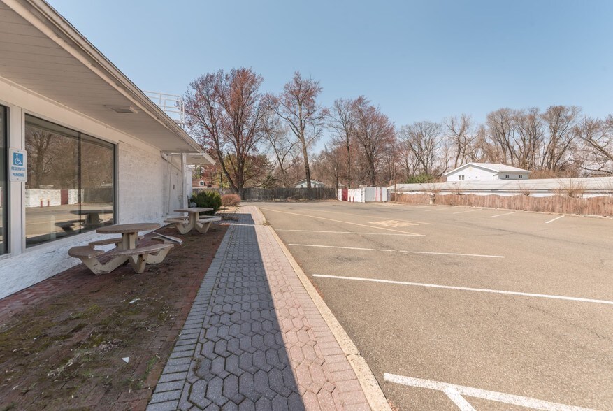 More Photos Of 3123 Route 9W, Saugerties Restaurant For Lease
