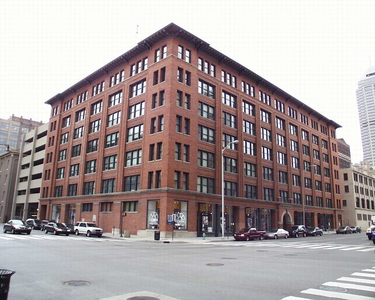 More Photos Of 36 S Pennsylvania St, Indianapolis Office For Lease