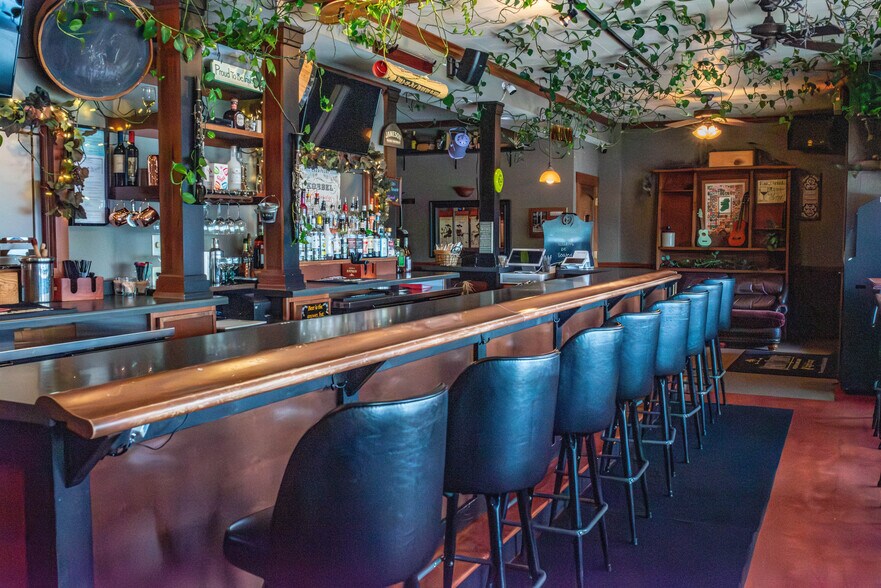 More Photos Of 205 Main St, Onalaska Specialty For Sale