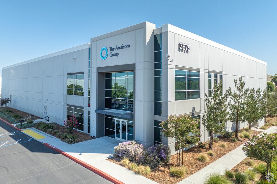 Primary Photo Of 3675 De Forest Cir, Mira Loma Warehouse For Lease