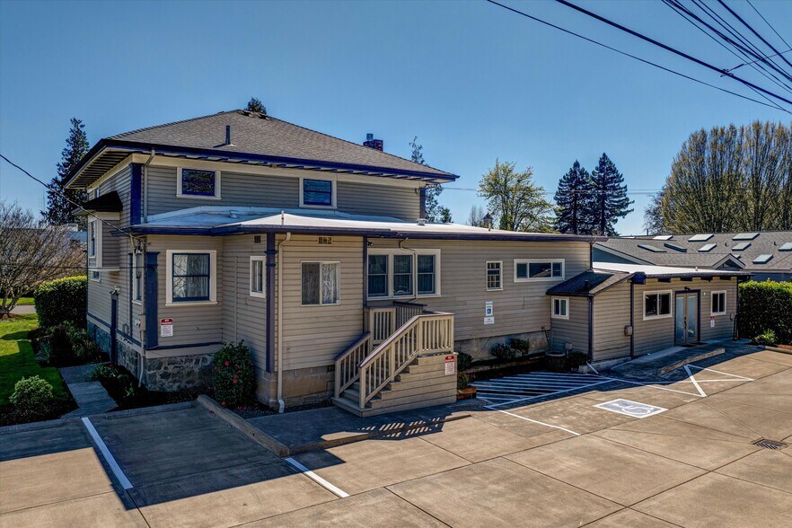 More Photos Of 340 NW 7th St, Corvallis Office For Sale