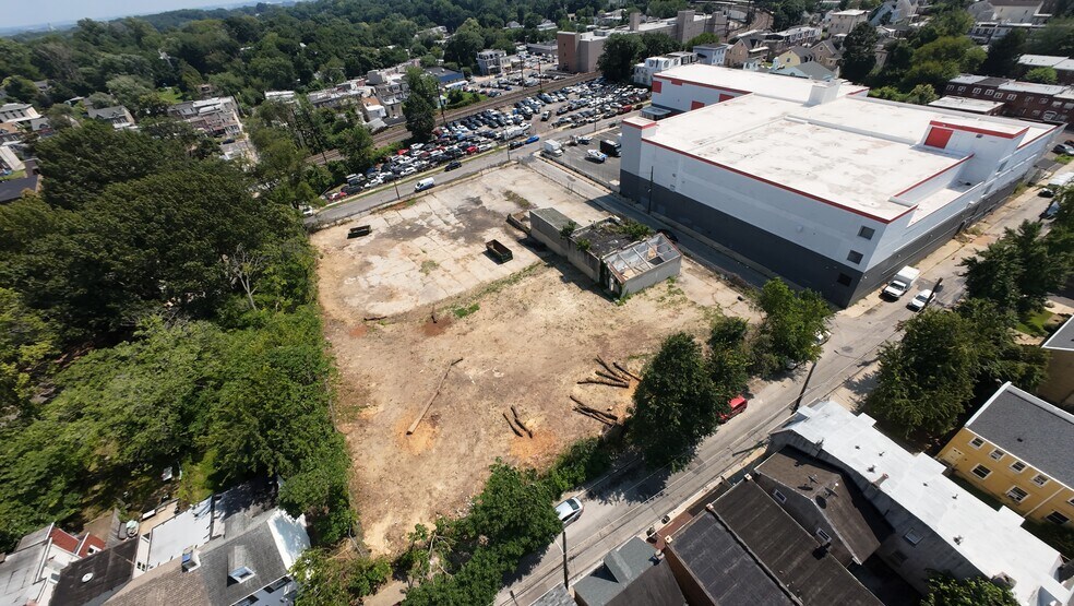 More Photos Of 355 E Price St, Philadelphia Land For Lease