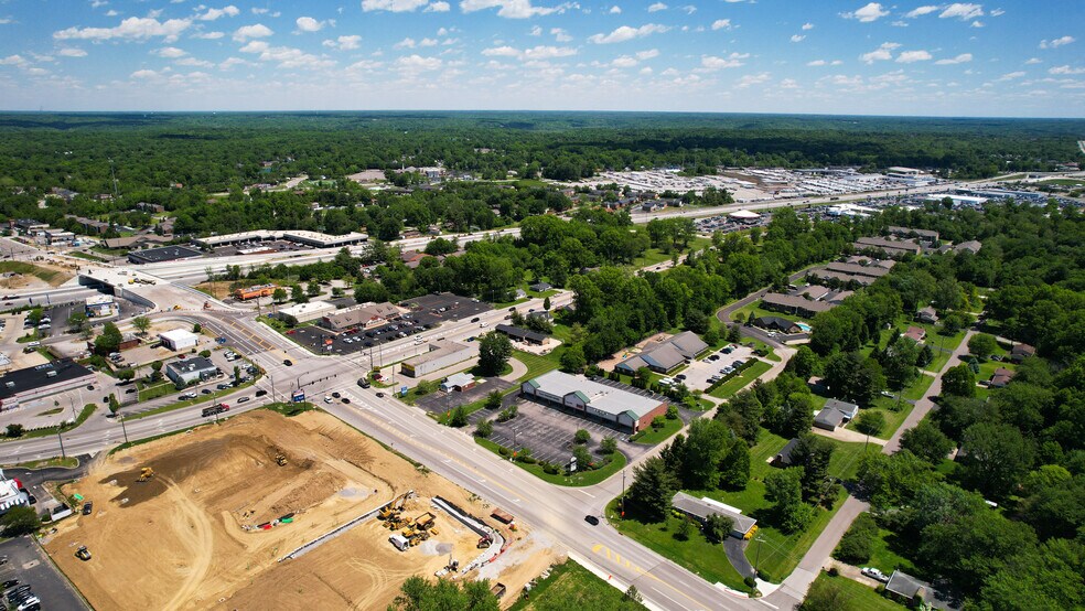 More Photos Of 960 Kennedys Lndg, Cincinnati General Retail For Lease