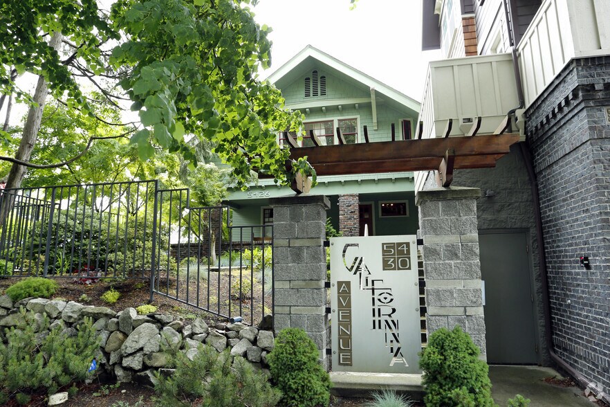 More Photos Of 5430 California Ave SW, Seattle Office For Sale