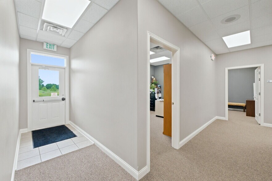 More Photos Of 9109 Stellhorn Crossing Blvd, Fort Wayne Office For Lease