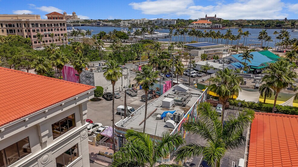 More Photos Of 114 South Narcissus Ave, West Palm Beach Bar For Sale