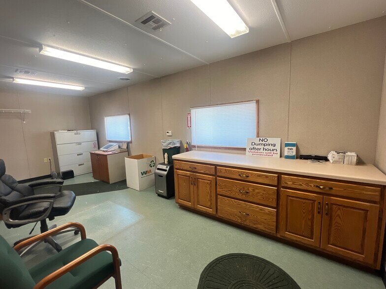 More Photos Of 629 Spruce Street, Sault Sainte Marie Industrial For Sale