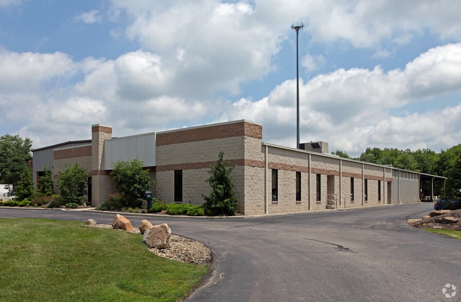 Primary Photo Of 16959 Munn Rd, Chagrin Falls Warehouse For Sale