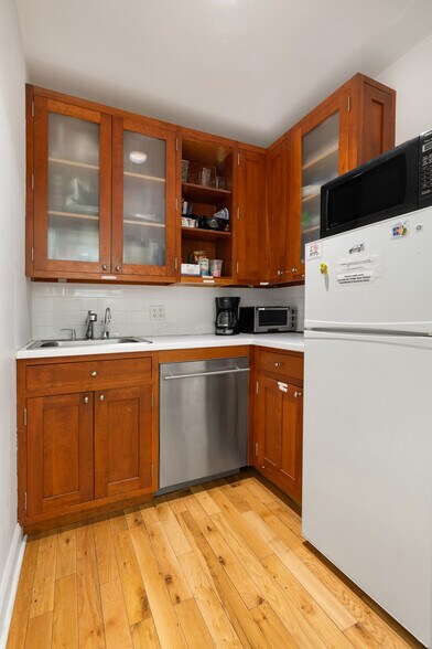 More Photos Of 115 W 29th St, New York Loft Creative Space For Sale