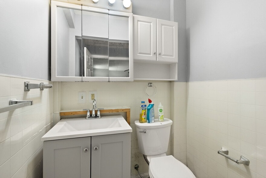 More Photos Of , Scottsburg Unknown For Sale