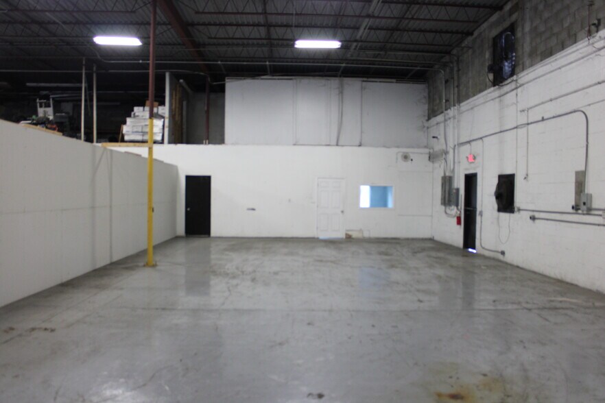 More Photos Of 6330 N 118th Ave, Largo Manufacturing For Lease