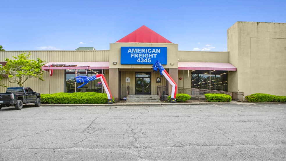More Photos Of 4335-4345 Lincoln Way E, Massillon Freestanding For Lease