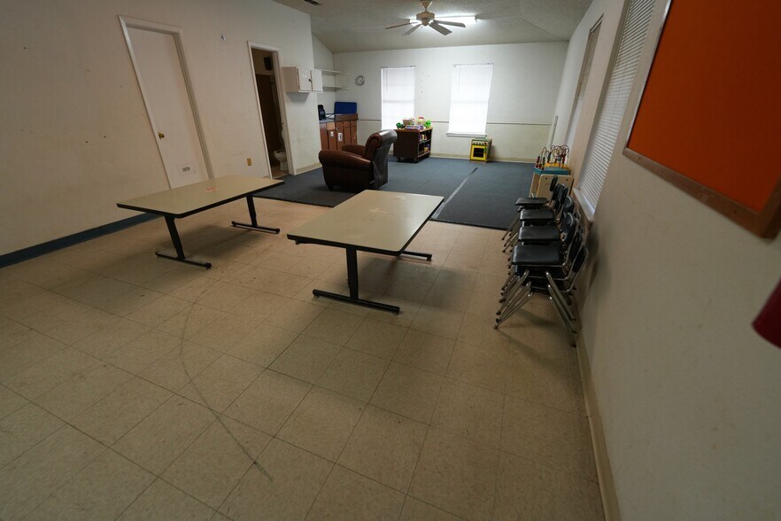 More Photos Of 1125 Roberts Cut Off Rd, River Oaks Daycare Center For Sale