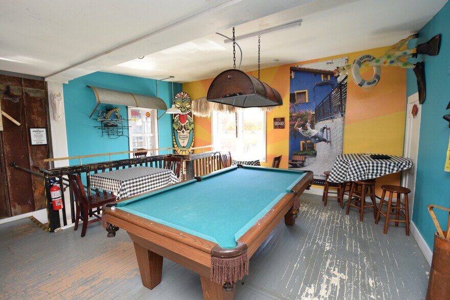 More Photos Of 112 W Main St, Burnsville Flex For Lease