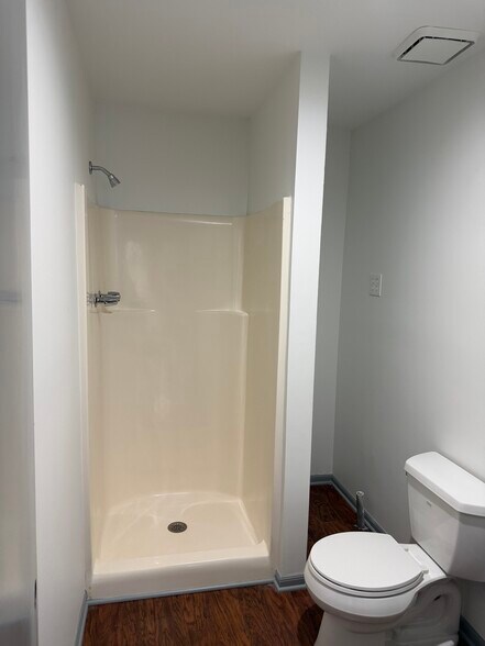 More Photos Of 2719 Huff Dr, Lawrenceville Office For Lease