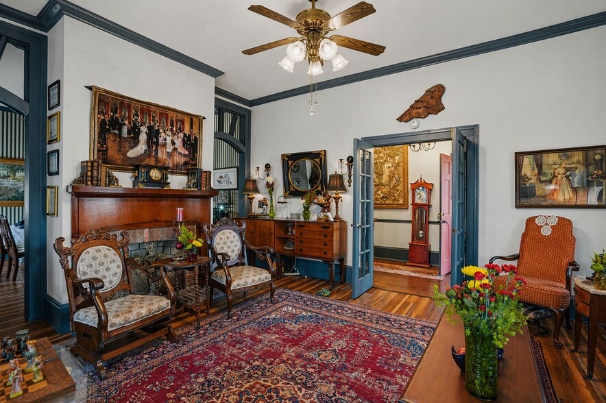 More Photos Of 209 Osborne St, Saint Marys Flex For Sale