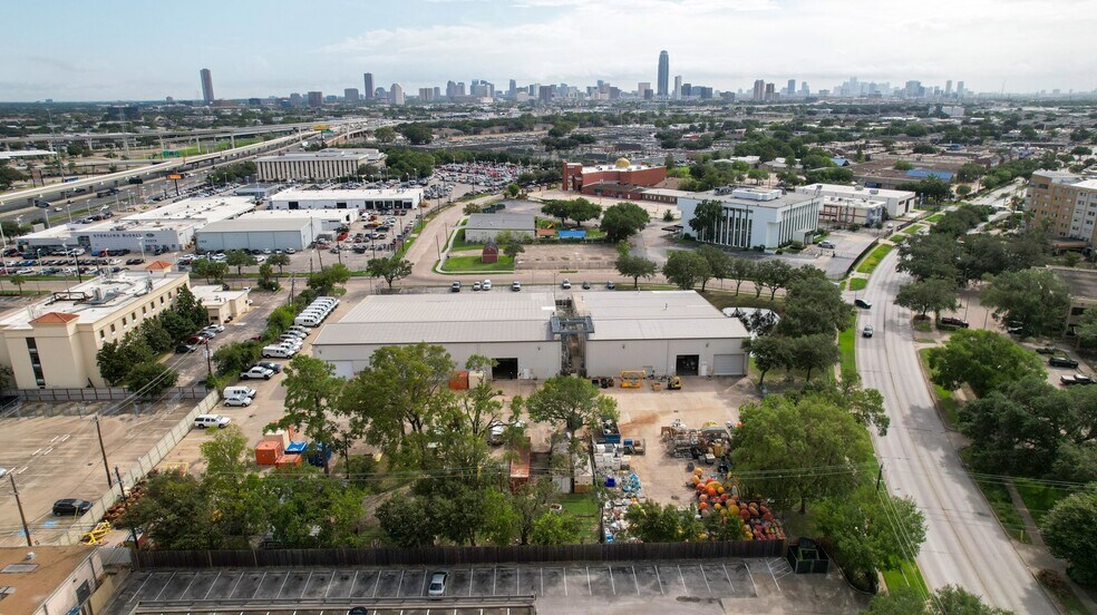 More Photos Of 6080 Hooton St, Houston Warehouse For Sale