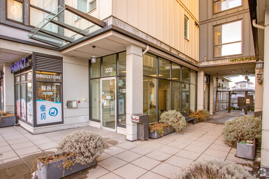 More Photos Of 2245-2261 Kingsway, Vancouver Storefront For Sale