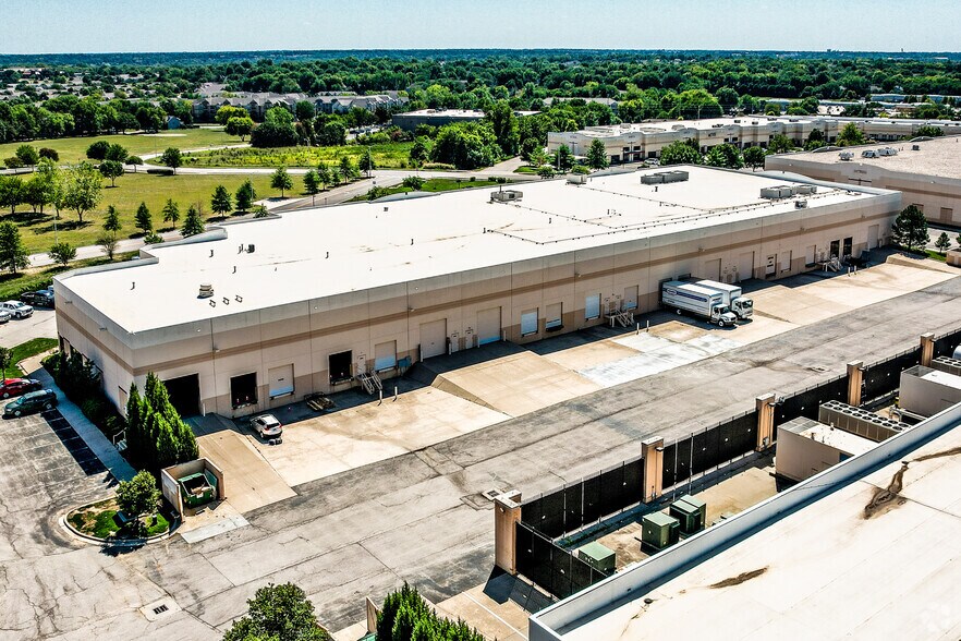 More Photos Of 10932-10950 Strang Line Rd, Lenexa Flex For Sale