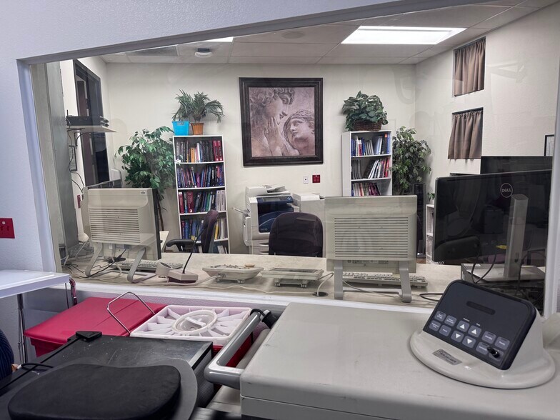 More Photos Of 2200 George Dieter Dr, El Paso Healthcare For Sale