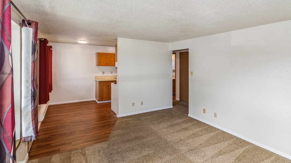 More Photos Of 402 S Laurel St, Port Angeles Apartments For Sale