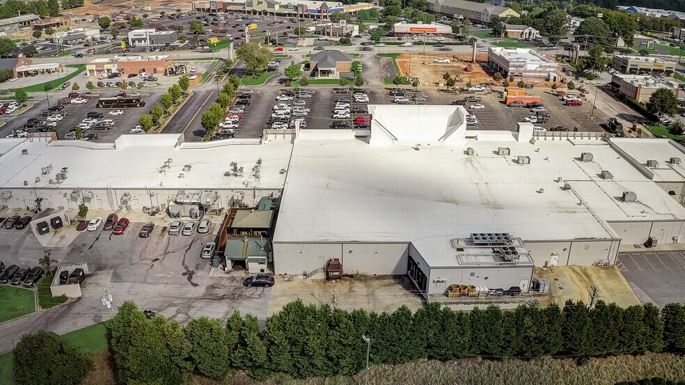 More Photos Of 3620 Pelham Rd, Greenville Unknown For Lease