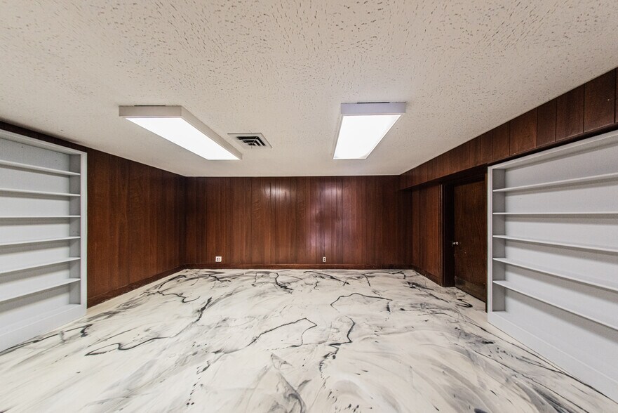 More Photos Of 1200 Broadway St, Paducah Office For Sale